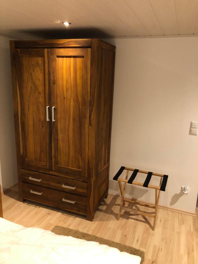 Loft Mit 2 Schlafzimmern Und E- Ladestation Lägenhet Fürth Exteriör bild
