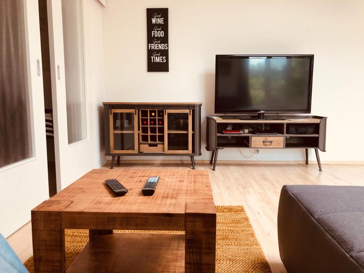 Loft Mit 2 Schlafzimmern Und E- Ladestation Lägenhet Fürth Exteriör bild