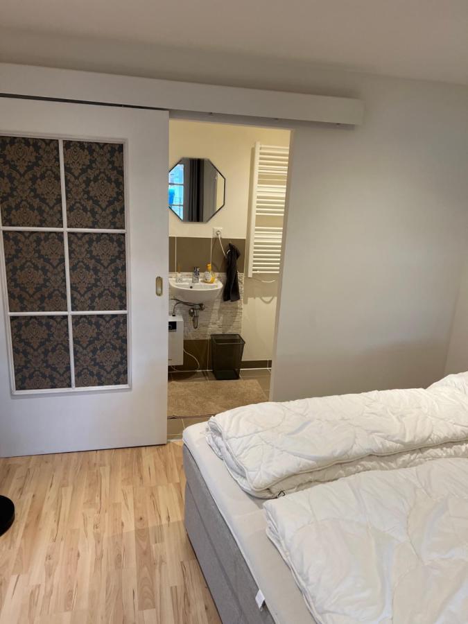 Loft Mit 2 Schlafzimmern Und E- Ladestation Lägenhet Fürth Exteriör bild