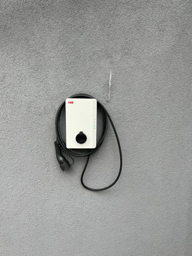 Loft Mit 2 Schlafzimmern Und E- Ladestation Lägenhet Fürth Exteriör bild
