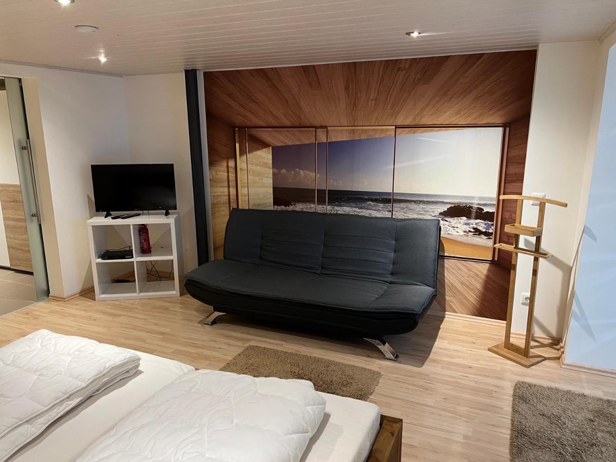 Loft Mit 2 Schlafzimmern Und E- Ladestation Lägenhet Fürth Exteriör bild