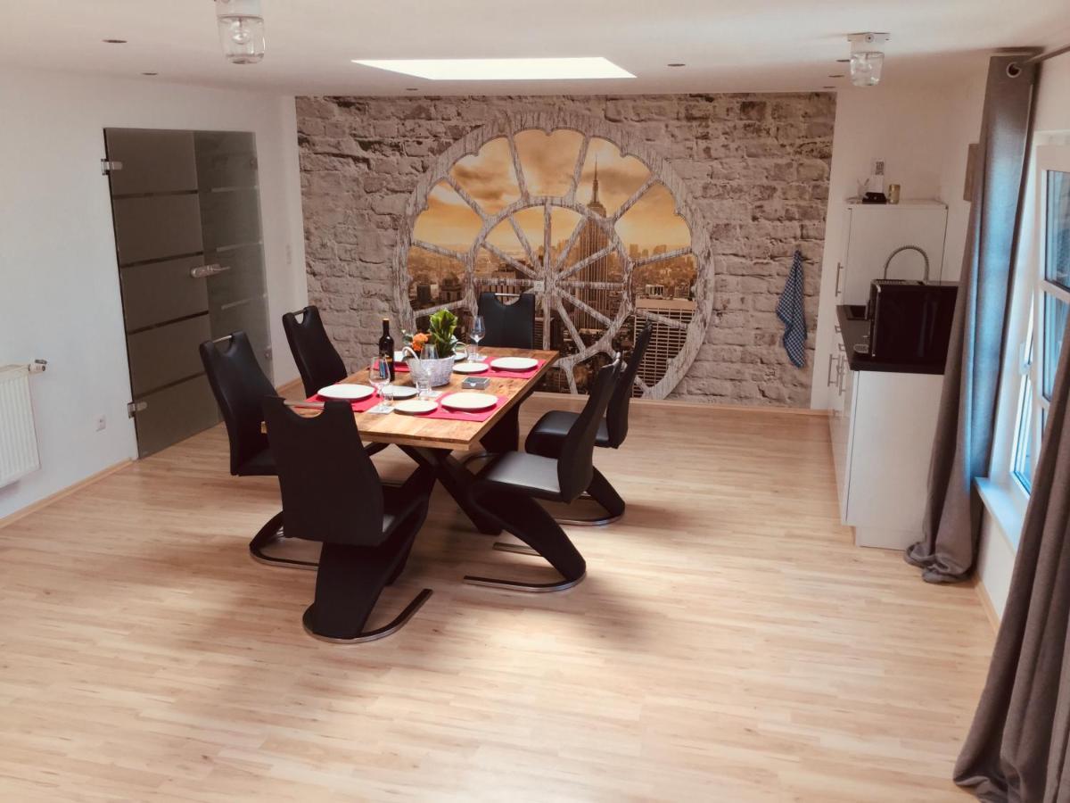 Loft Mit 2 Schlafzimmern Und E- Ladestation Lägenhet Fürth Exteriör bild