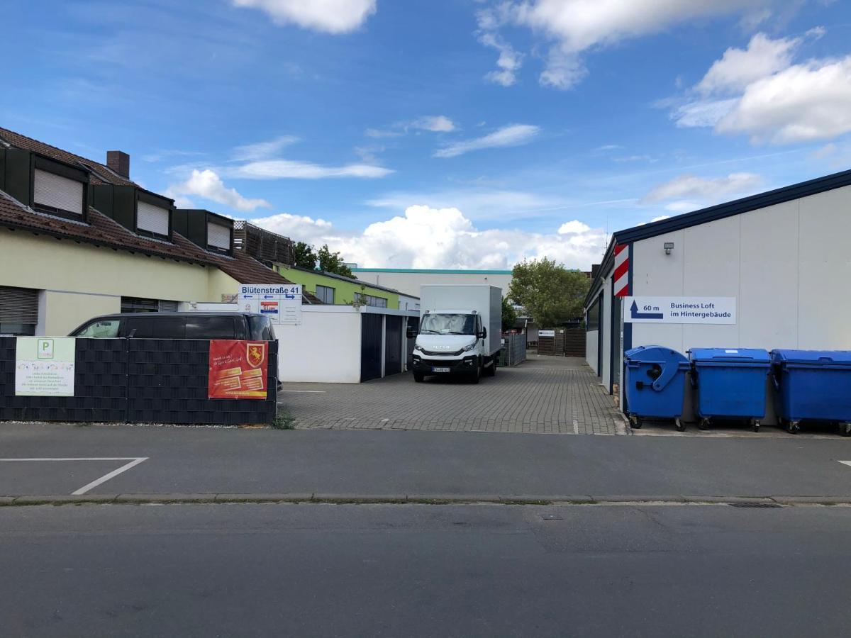 Loft Mit 2 Schlafzimmern Und E- Ladestation Lägenhet Fürth Exteriör bild